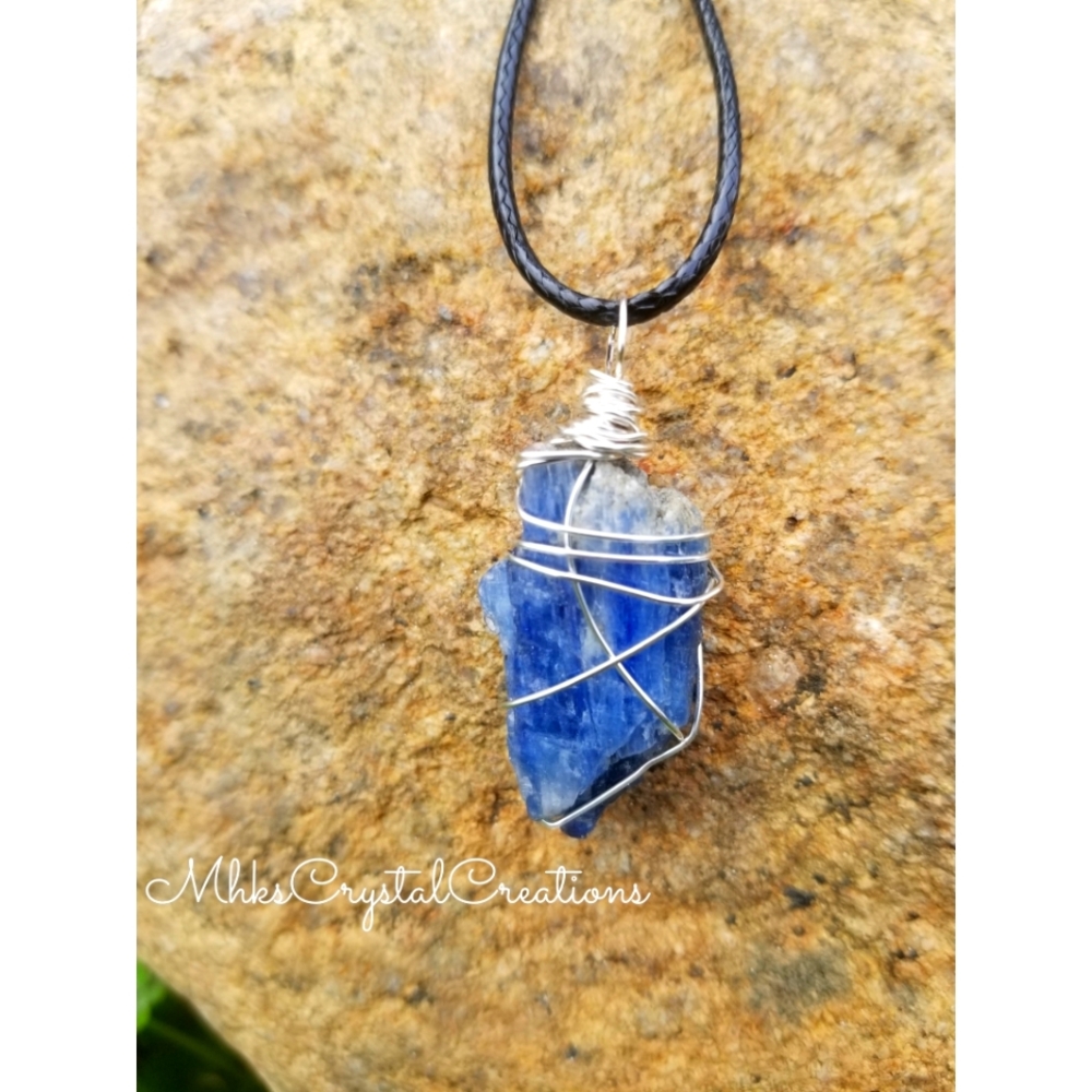 ⭐3 for 25⭐Raw blue kyanite necklace